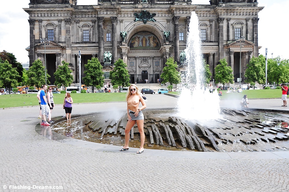 Public Nude In Berlin 1 porn pictures