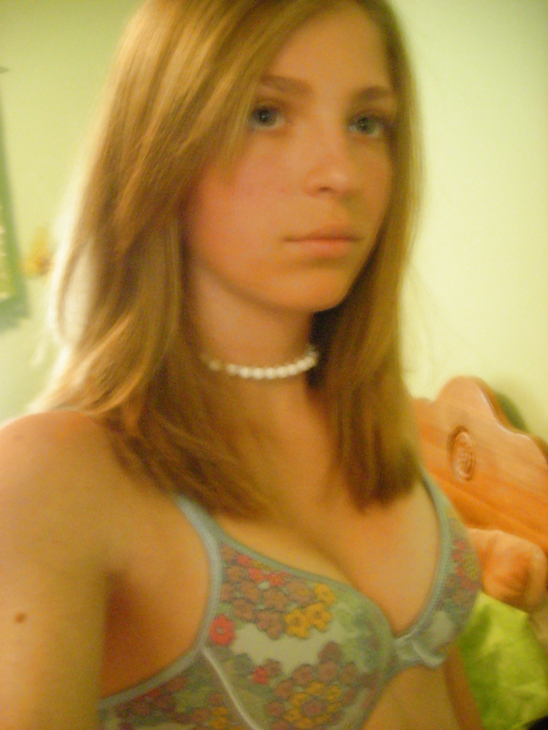 Teenage girl selfshot (Photo set) porn pictures