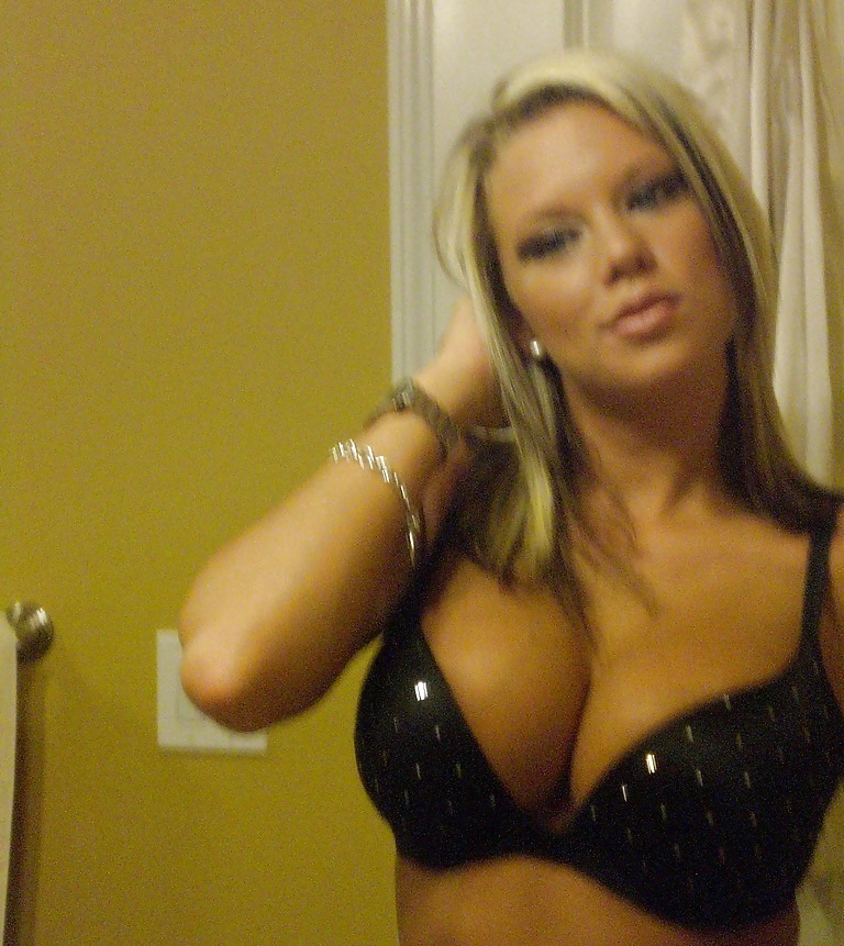 Big boobs amateur girls porn pictures