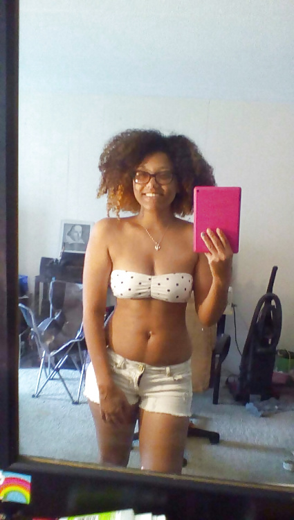 'Ashlee' Cute Ebony friend from Baltimore porn pictures