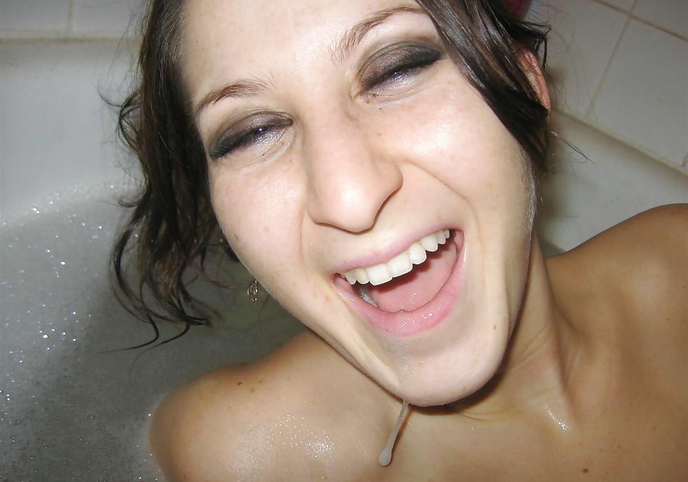 SEXY BATHTUBE TEEN porn pictures