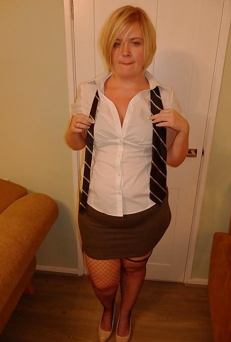 BLONDE PAWG SCHOOL GIRL porn pictures