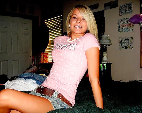 Perky & Pretty College Freshman porn pictures