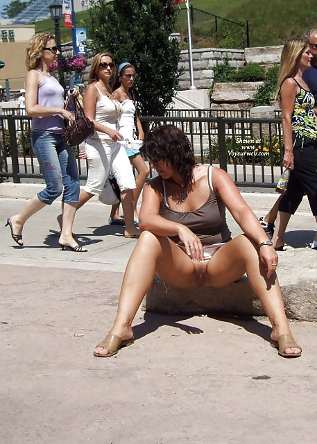 More flashes - N. C. porn pictures