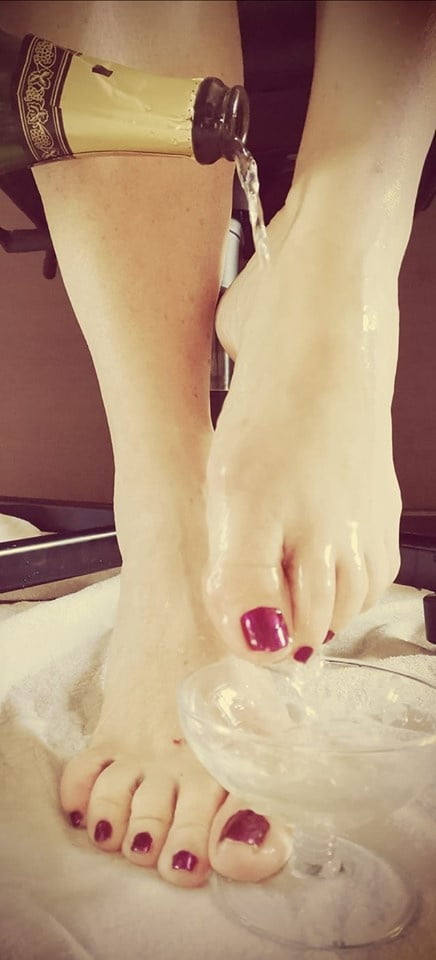 USKGLASS XLIV: Teen Blowjobs Feet Asses and Tits photo #324292460