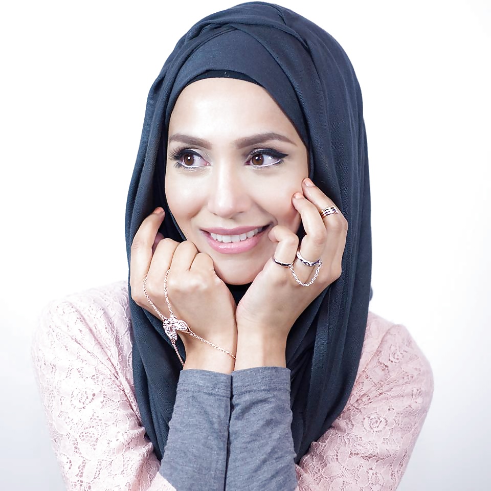 Cute sexy hijabi girl 2 - Cum tributes porn pictures