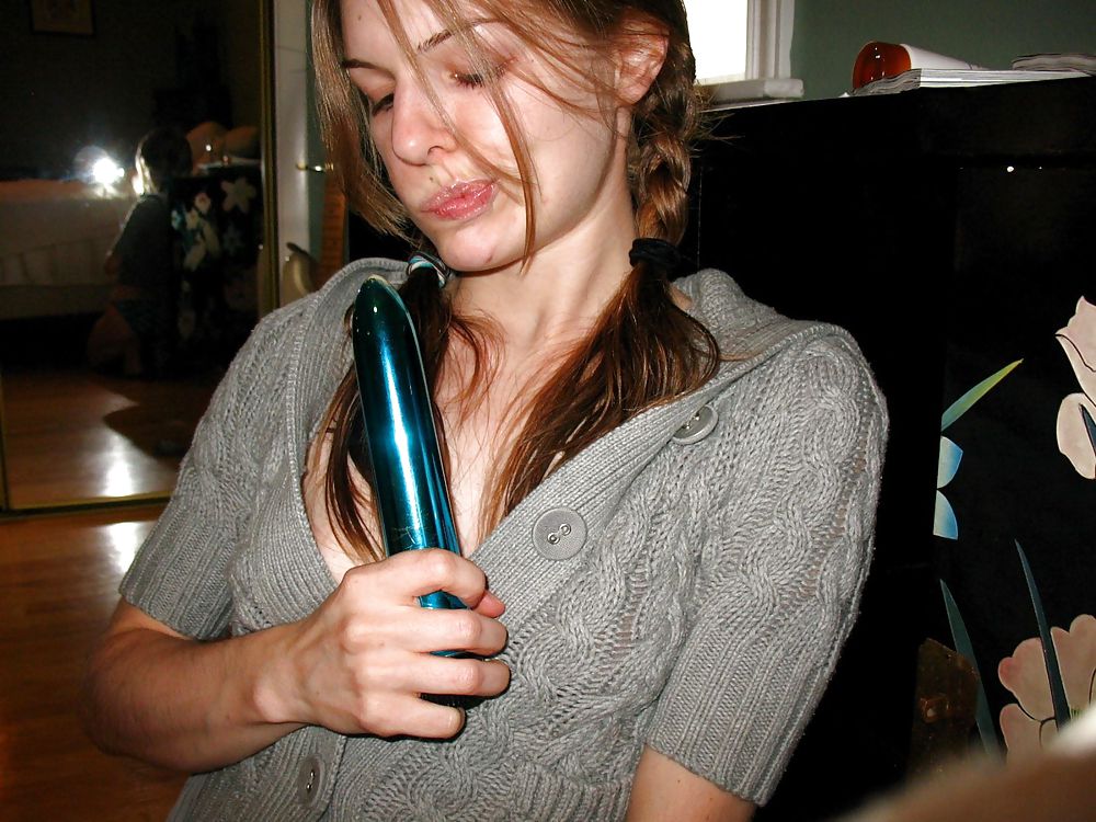 A girl nd her new dildo porn pictures