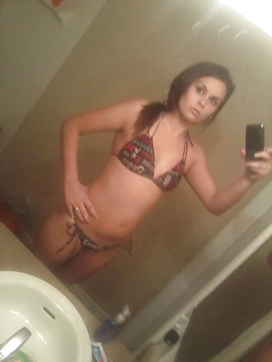 Pregnant FB MILF porn pictures