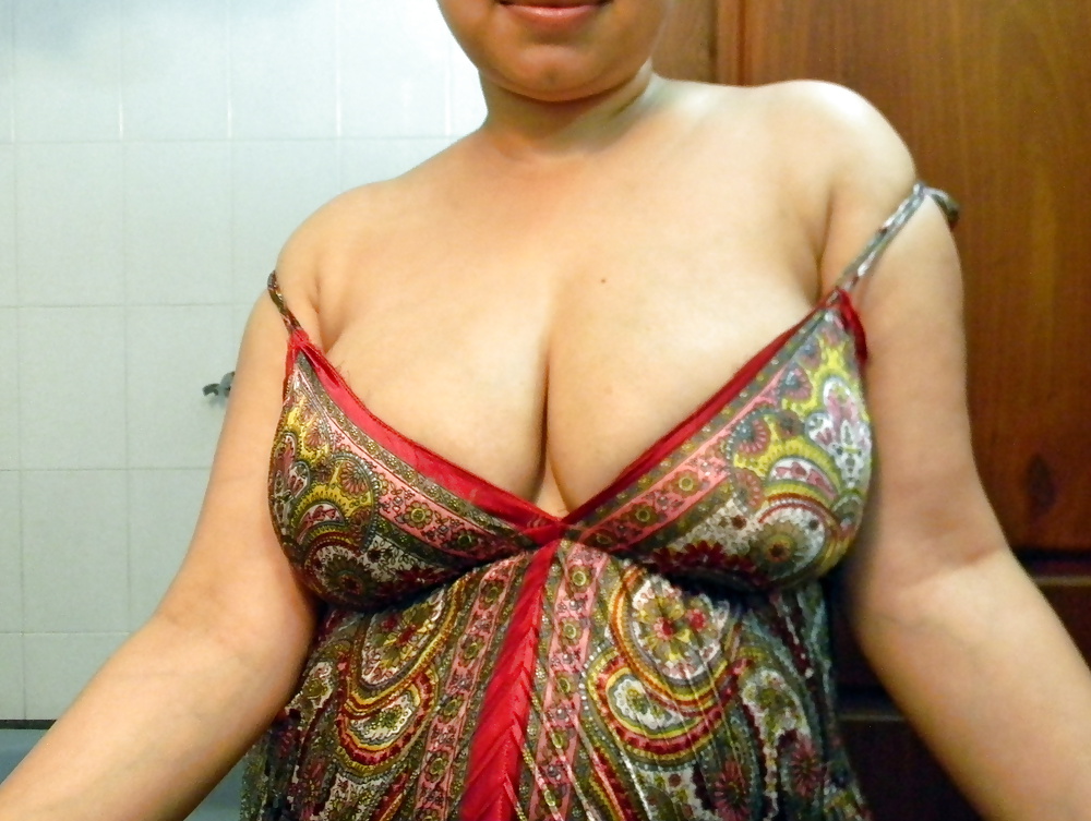 Indian MILF Driffrent Bra and Boobs porn pictures