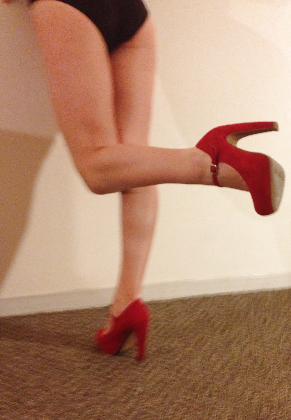 Red heels porn pictures