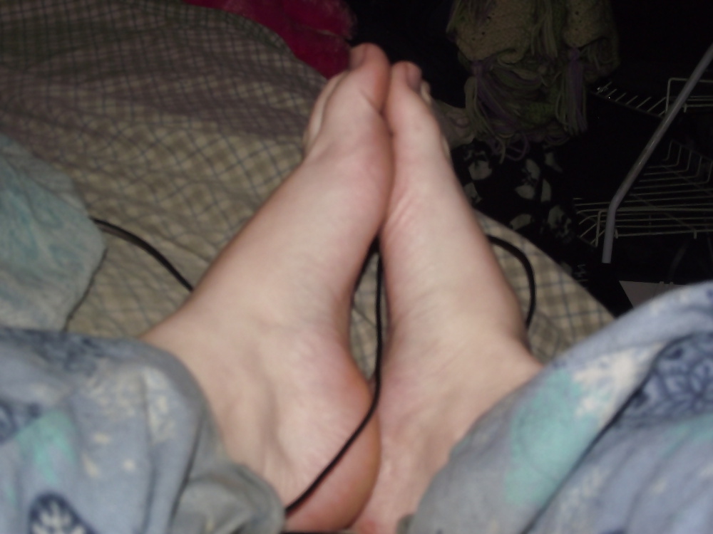 Feet and sexy shoes porn pictures
