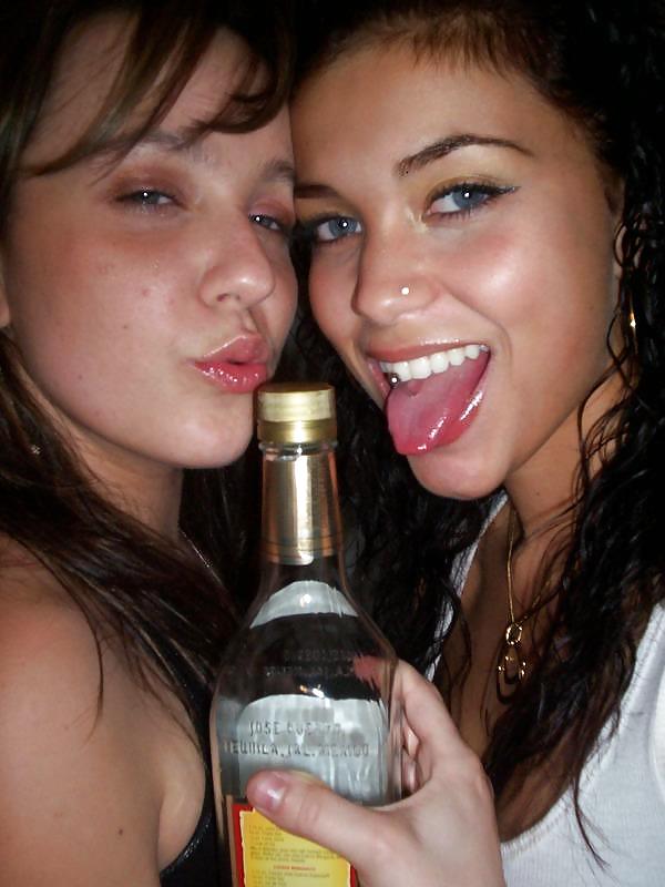 AMADORAS II porn pictures