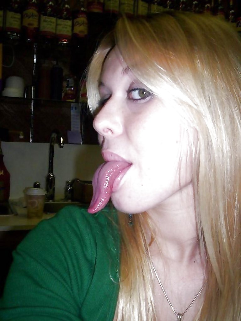 Geile Zungengirls porn pictures