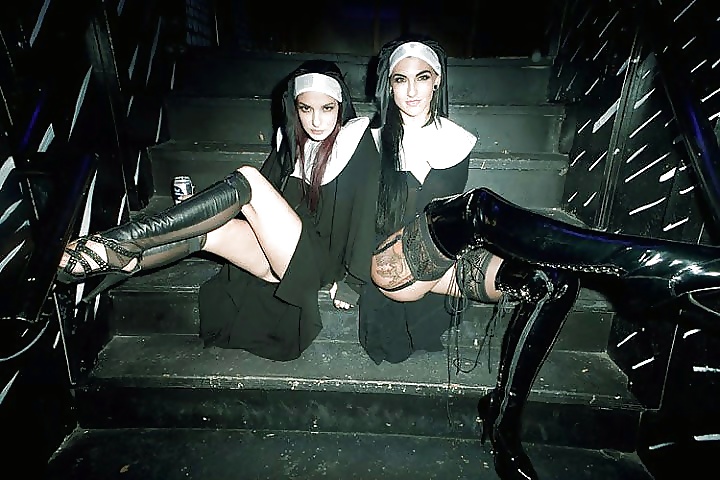 Hot Girls in Latex: Nun costumes porn pictures