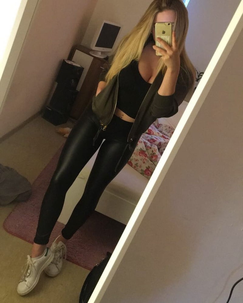Hot teen Katie with big tits and ass porn pictures