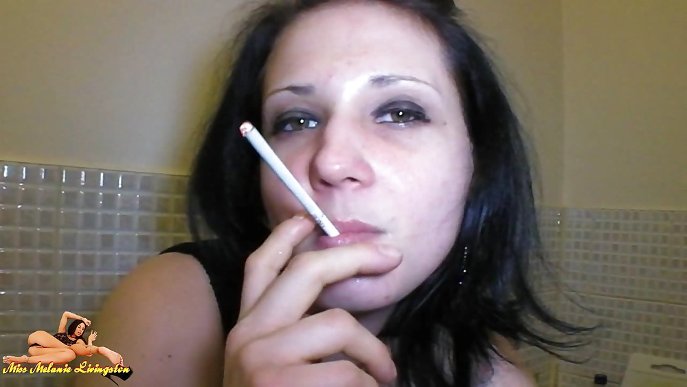I take a cig between playing with my toes porn pictures
