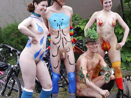Nude Painted Ladies in Public Fetish Gallery 25