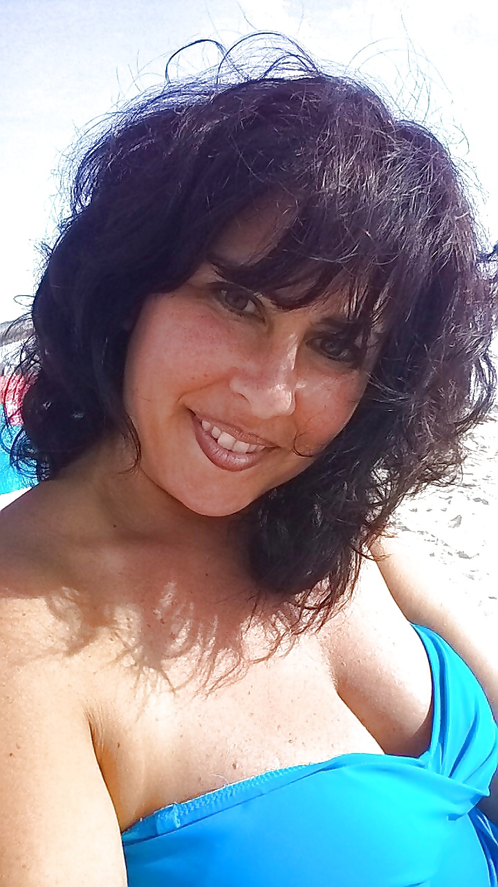 Sexy MATURES and MILFs 32 porn pictures