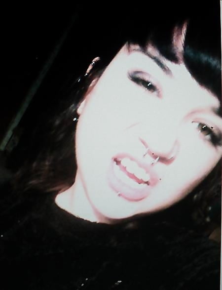 Stupid slut Hannah porn pictures