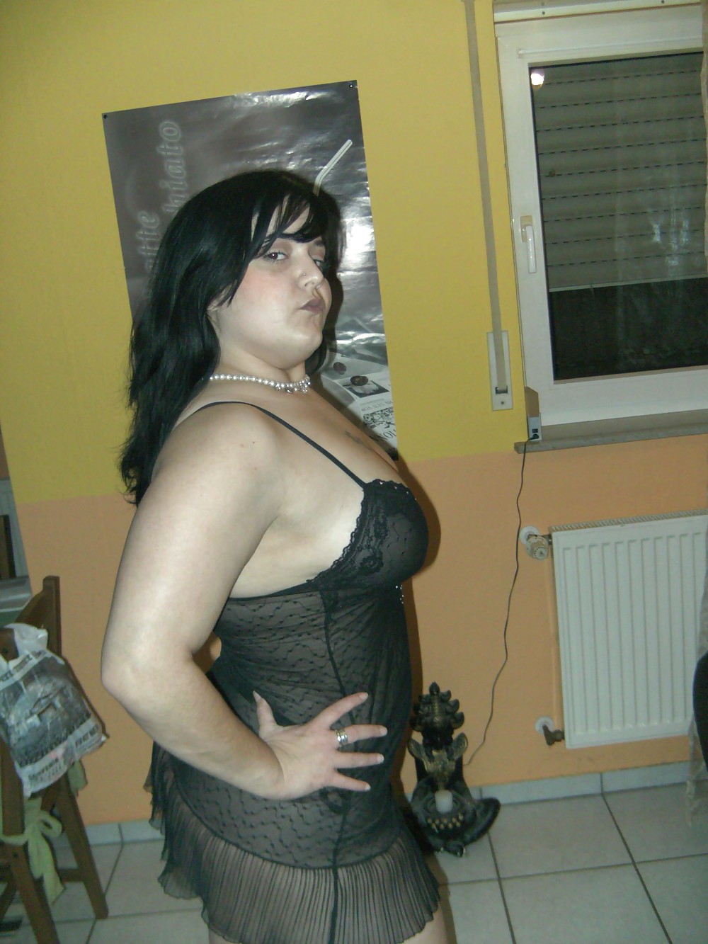 CHUBBY POSING IN LINGERIE porn pictures