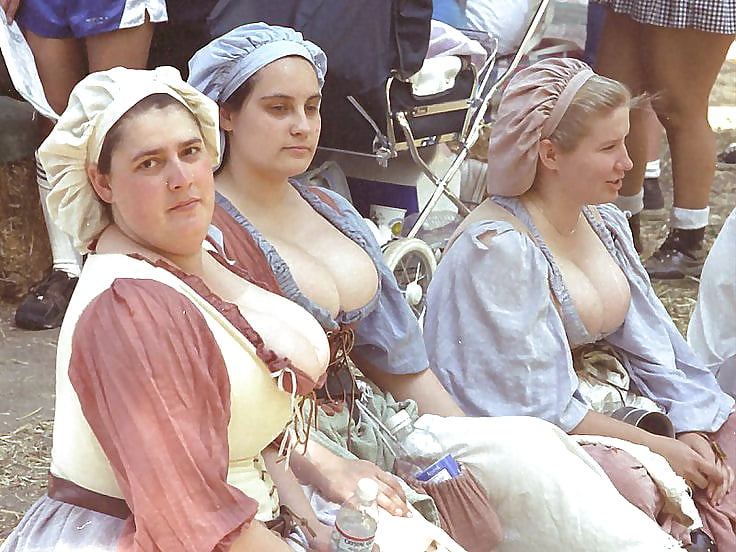 Girlfriend Cleavage - Renaissance fair ren cleavage boobs 37 pics. renaissa...