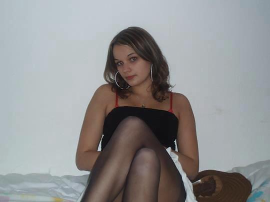Sexy Amateur girls and woman wearing stockings porn pictures