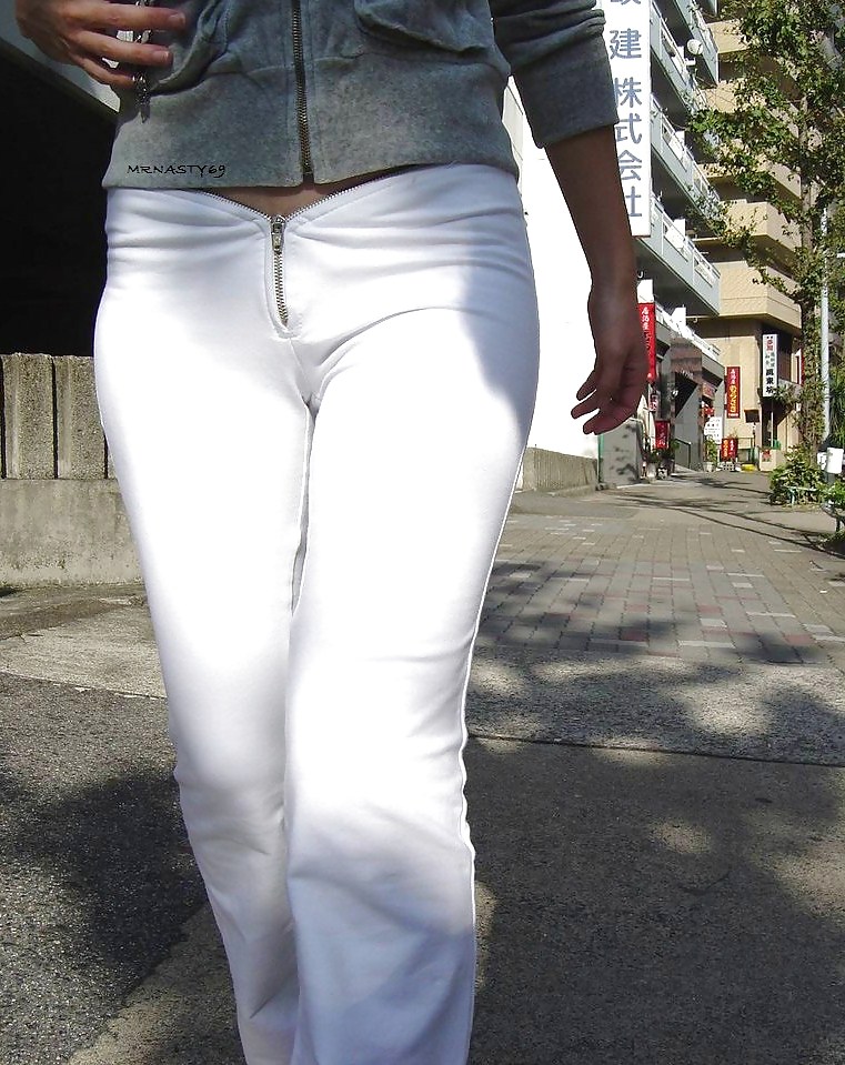 Asian Wife In White Pants (VPL) porn pictures