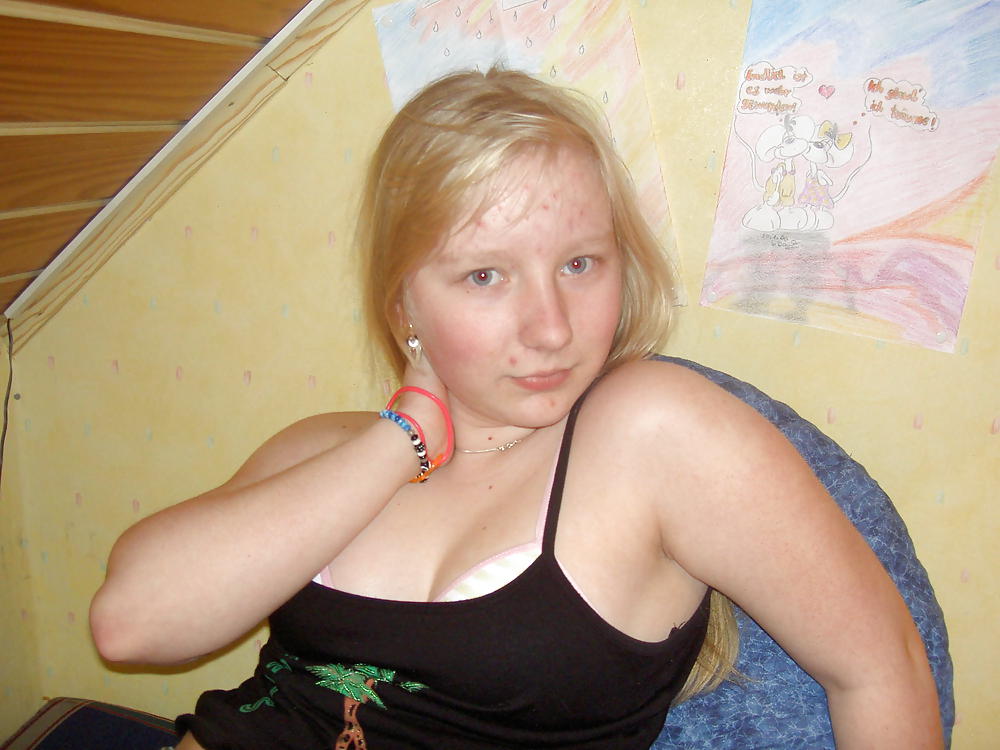 Chubby Blond German Teenie porn pictures