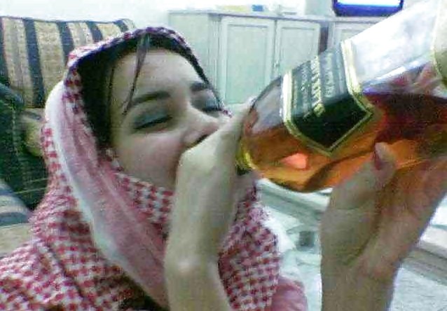 HIJAB SLUTS porn pictures