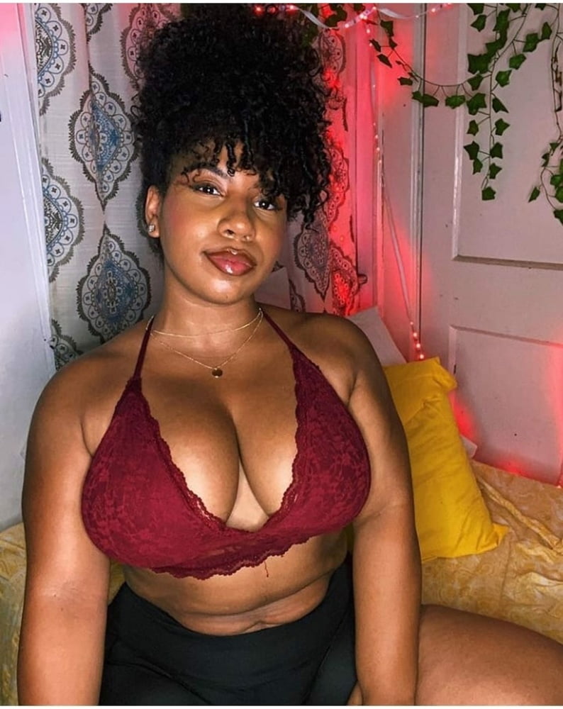 Big Ebony Tits Mix - 33 Photos 