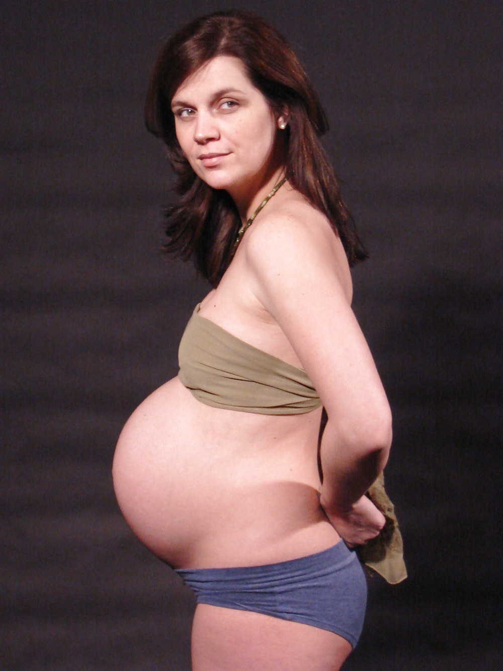 Pregnant beautiful ! No Nude porn pictures
