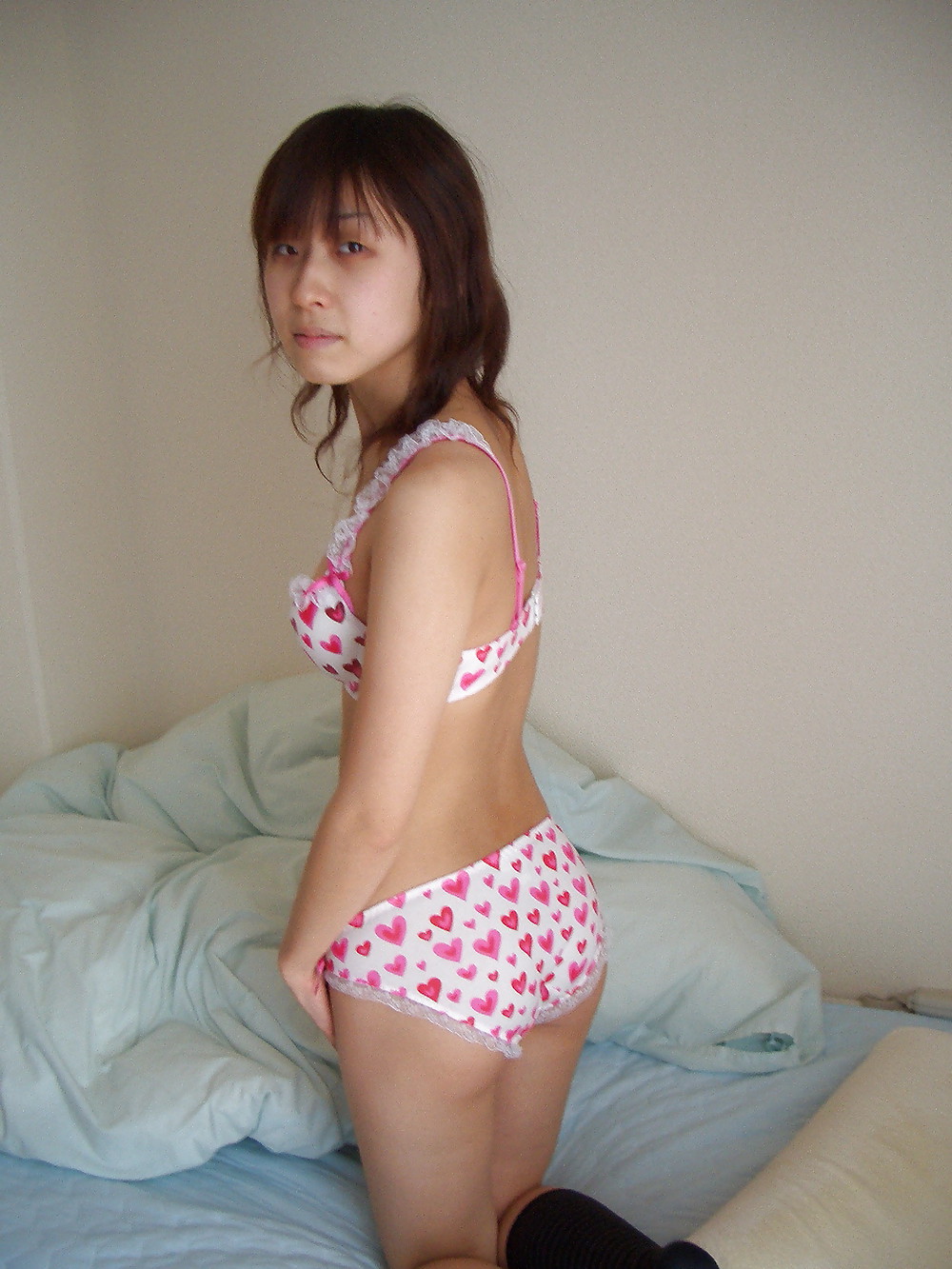 Japanese Teen spread and creampie (Part 3) porn pictures