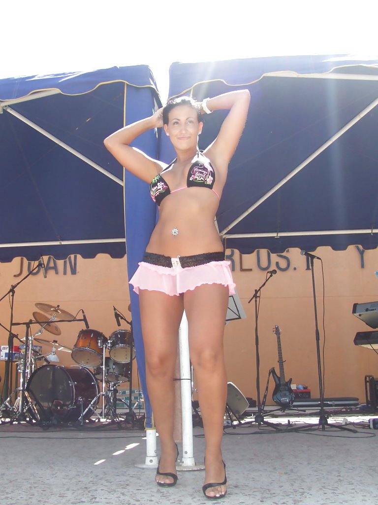 slut on stage porn pictures