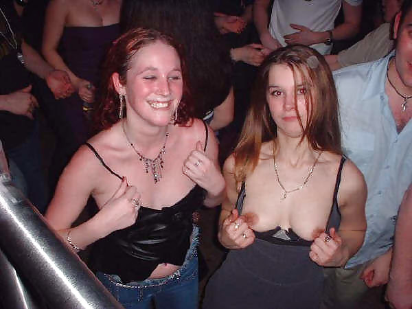 Flashing Girls 4 porn pictures