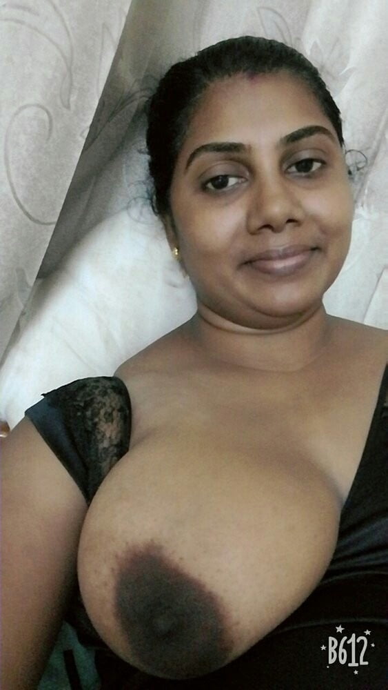 Sri Lankan Big Boobs Aunty.