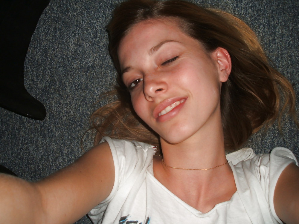 Blonde Heidi porn pictures