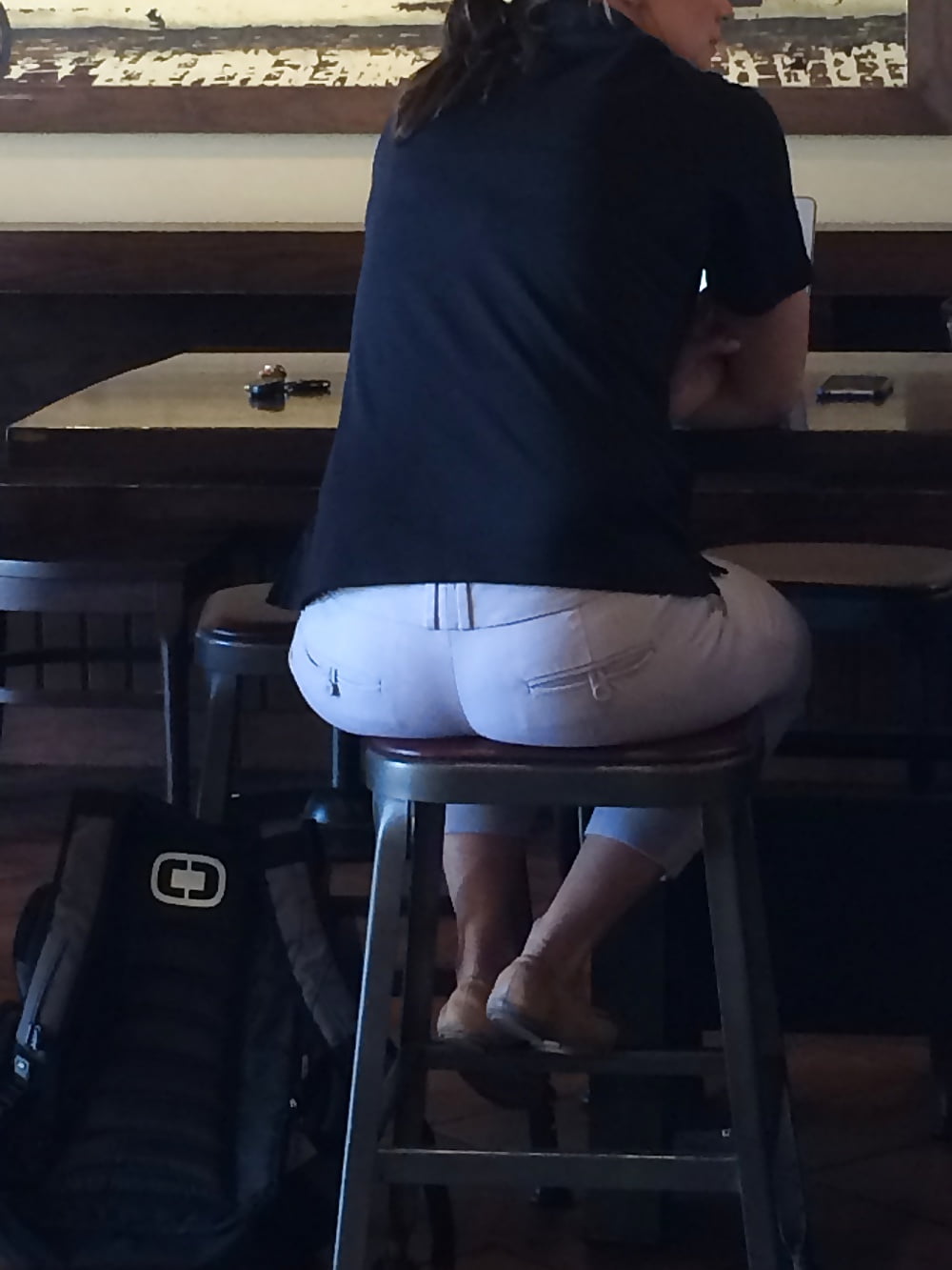 Sitting Booty porn pictures