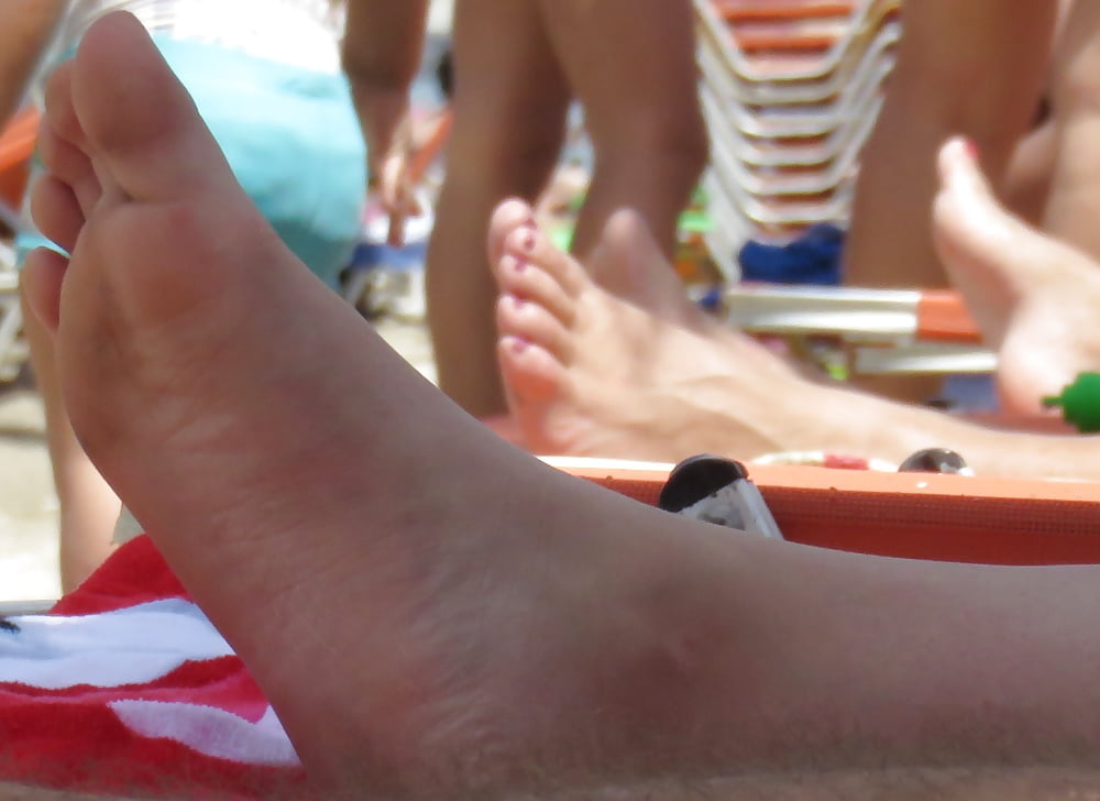 Candid beach feet 2016 porn pictures