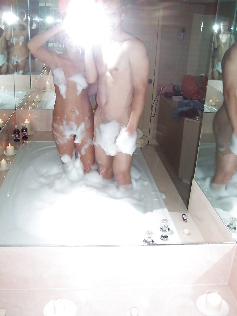 Teen couple Bubble bath porn pictures