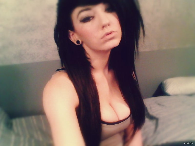 Emo Teen Slut aka Psy Faerie porn pictures