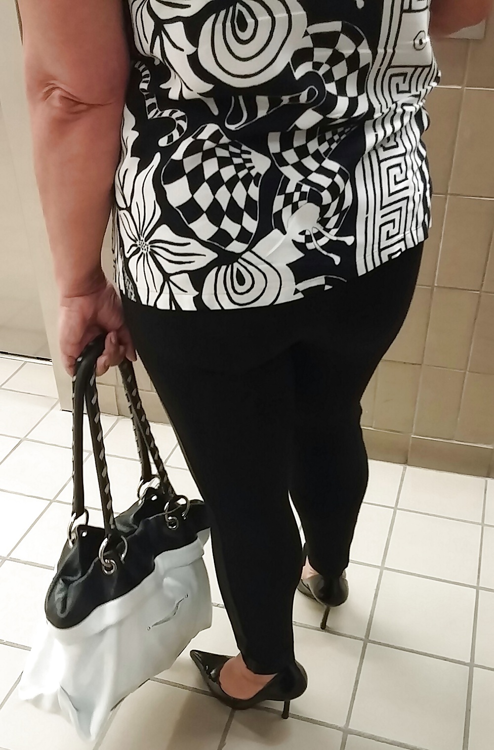 Cookie's thick legs and ass at work. porn pictures