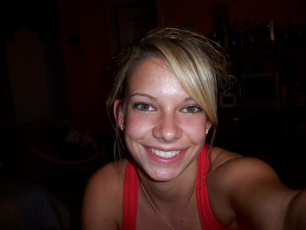 Pretty Amateur Allie porn pictures