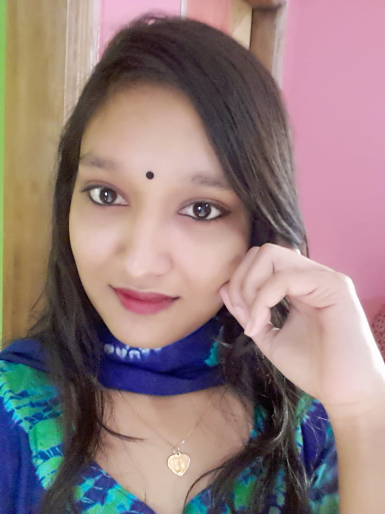 Cute bengali girl - 39 Photos 