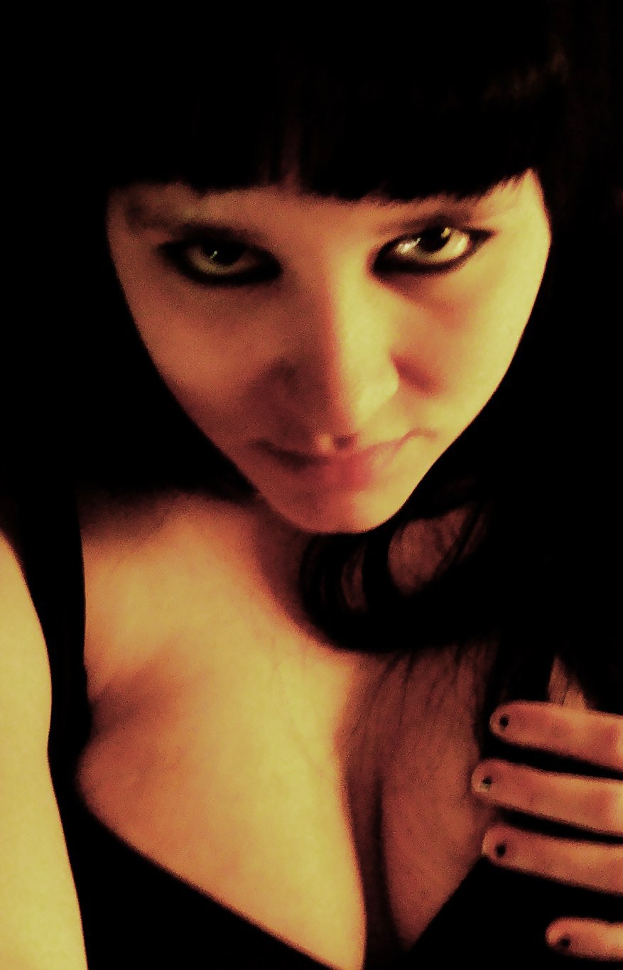 Sexy goth slut porn pictures