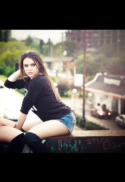 Flexible Bulgarian Slut Vanina porn pictures