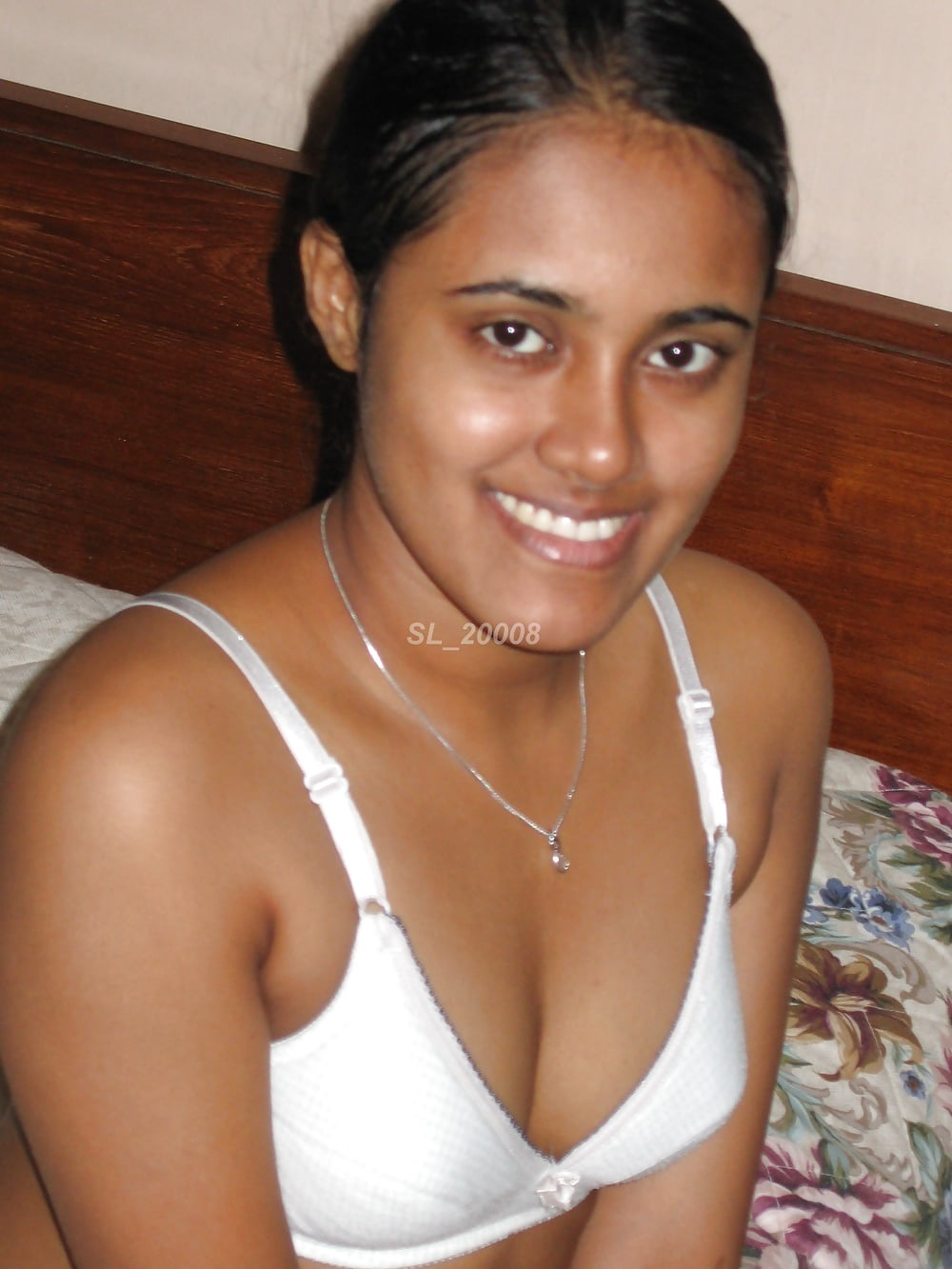 Indian wife showing her dark nipples and ass porn pictures