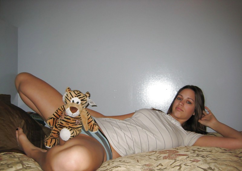 Emo Girls II (Perfect Body) porn pictures