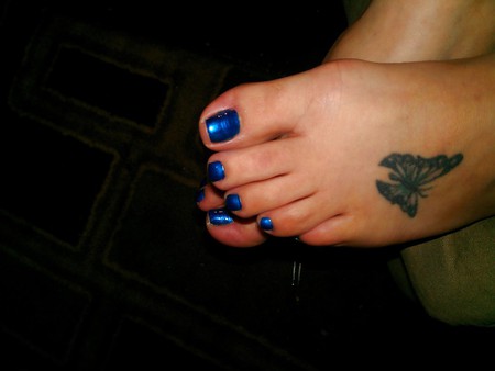 blue toes