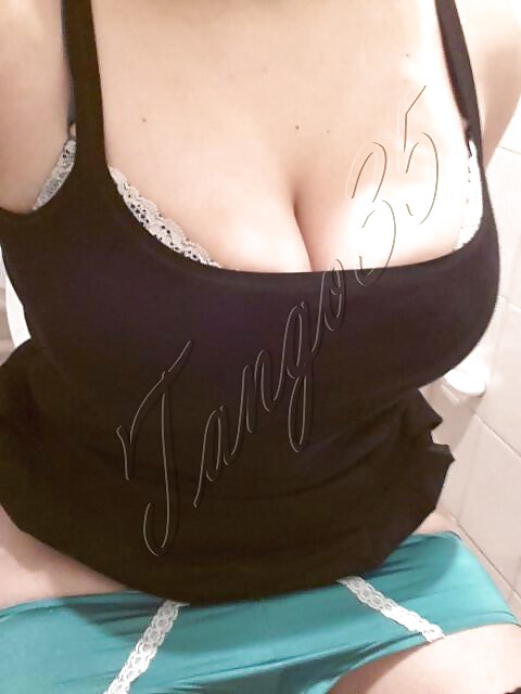 Turkish Slut Derin porn pictures