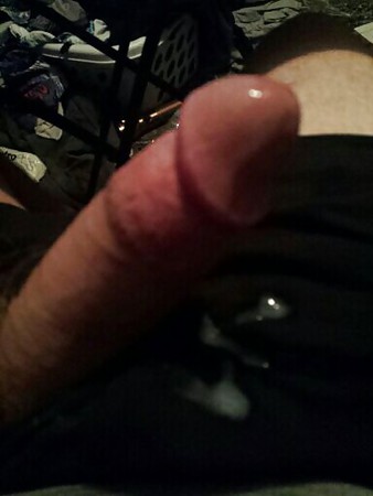 dick pictures if you're interested in playing message me :)
